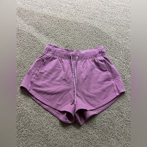 Lululemon Inner Glow High-Rise Short 3"
Velvet Dust